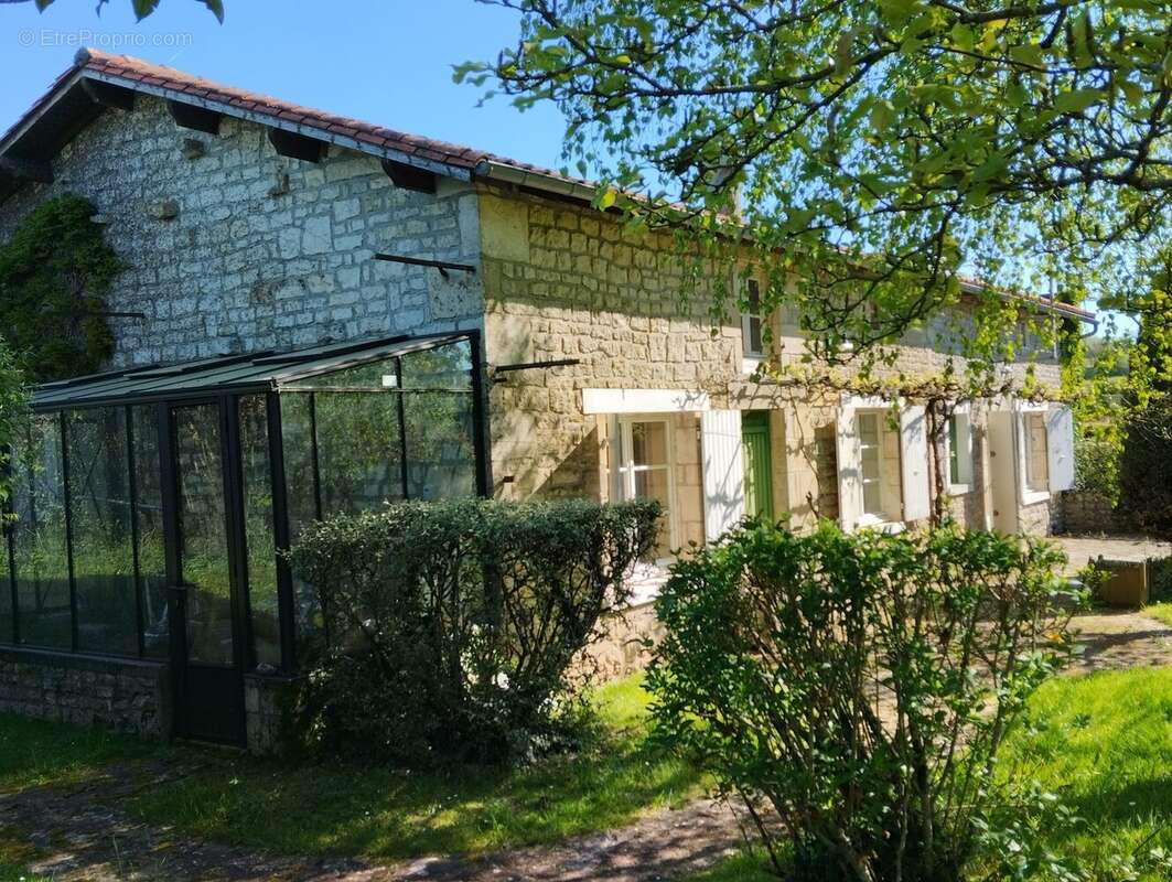 Maison à AUBIGNE