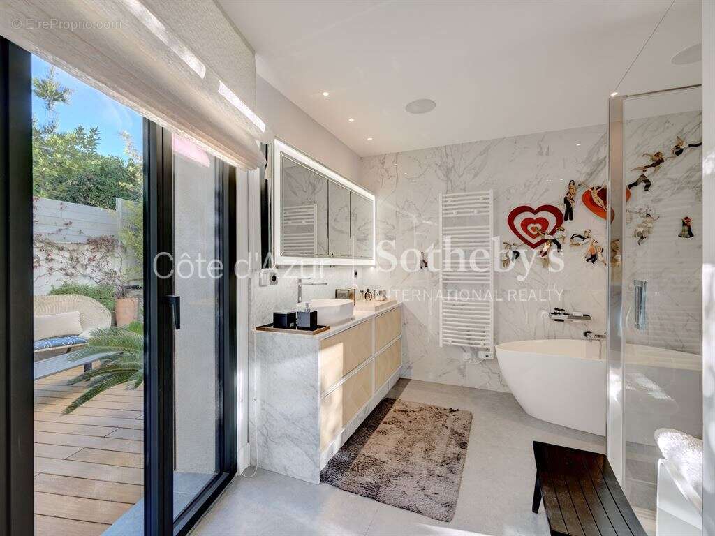 Villa contemporaine avec vue mer panoramique à Cannes Eden, Côte d’Azur - photo 13