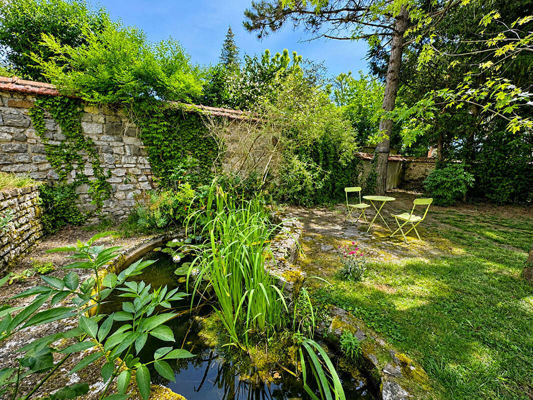 A vendre Maison bourgeoise 242 m²  Jardin 506 m²  Centre-ville de Melun - photo 5