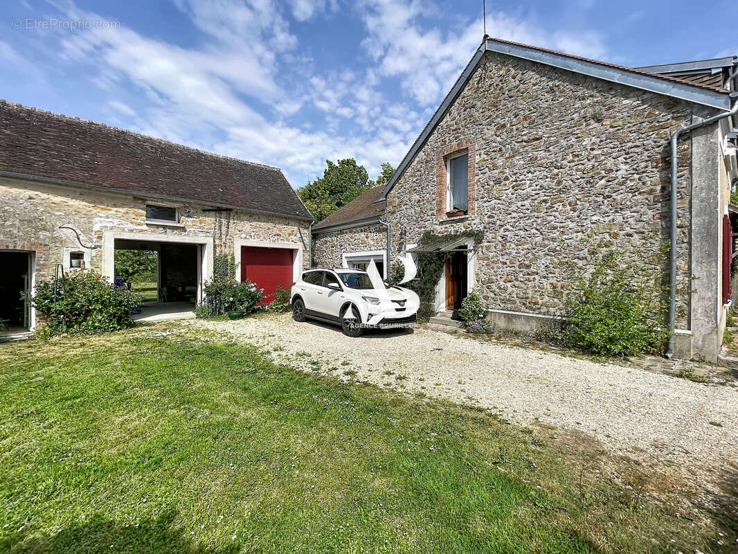Maison à LA CHAPELLE-RABLAIS