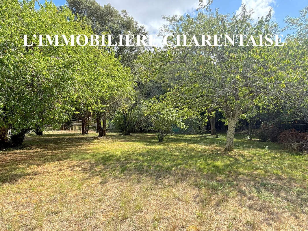 Maison à L&#039;EGUILLE