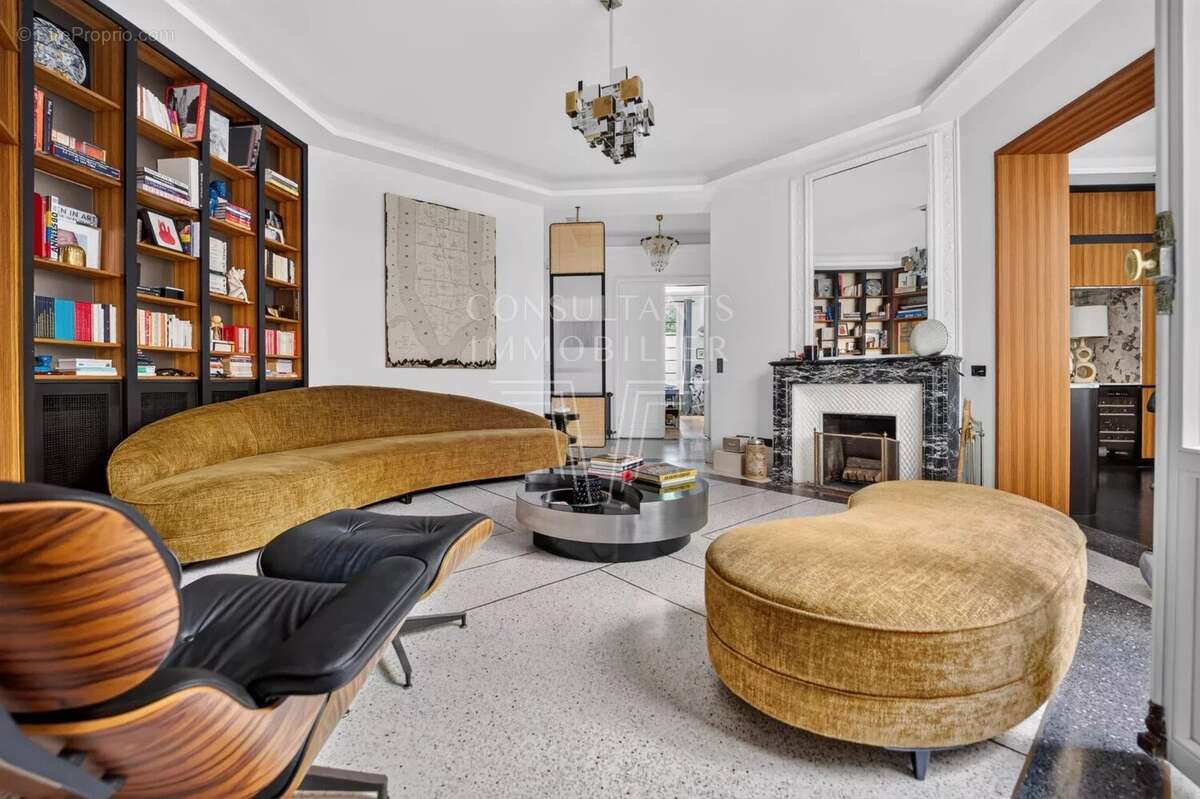 Appartement à PARIS-8E
