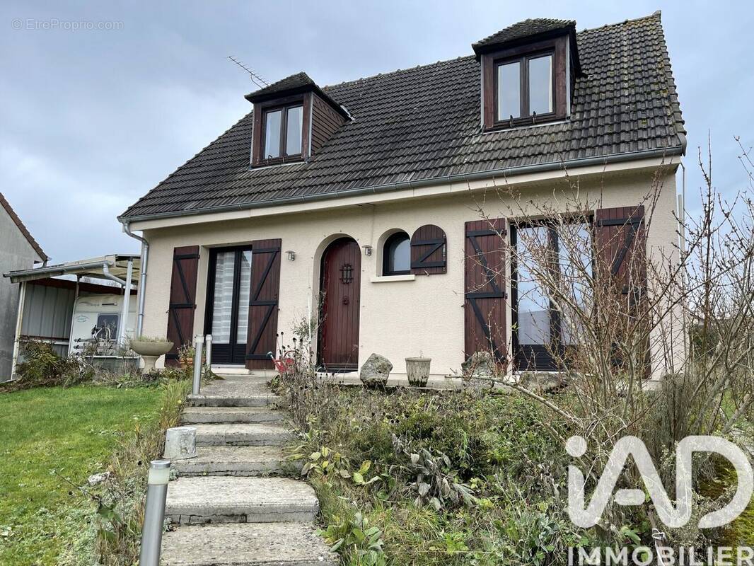 Photo 1 - Maison à CLACY-ET-THIERRET