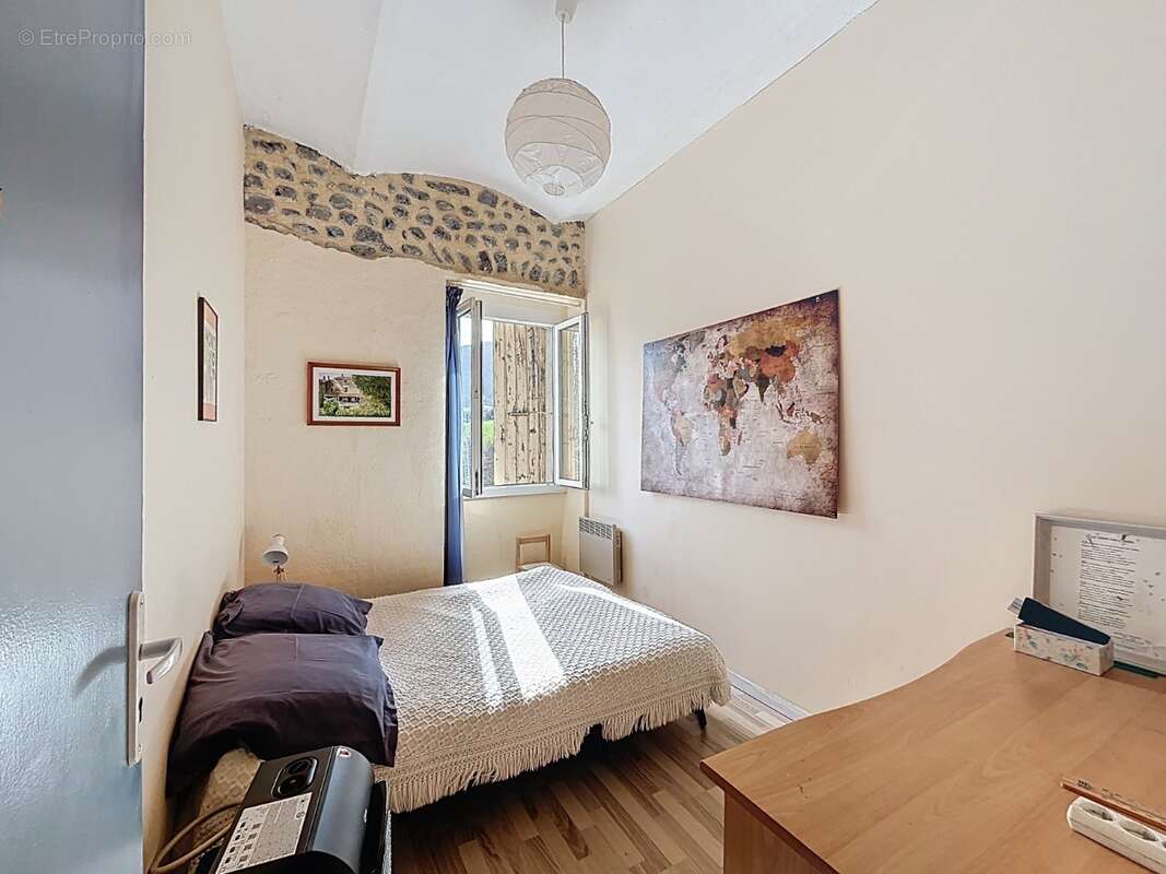 Maison à SAINT-MARTIN-SUR-LAVEZON