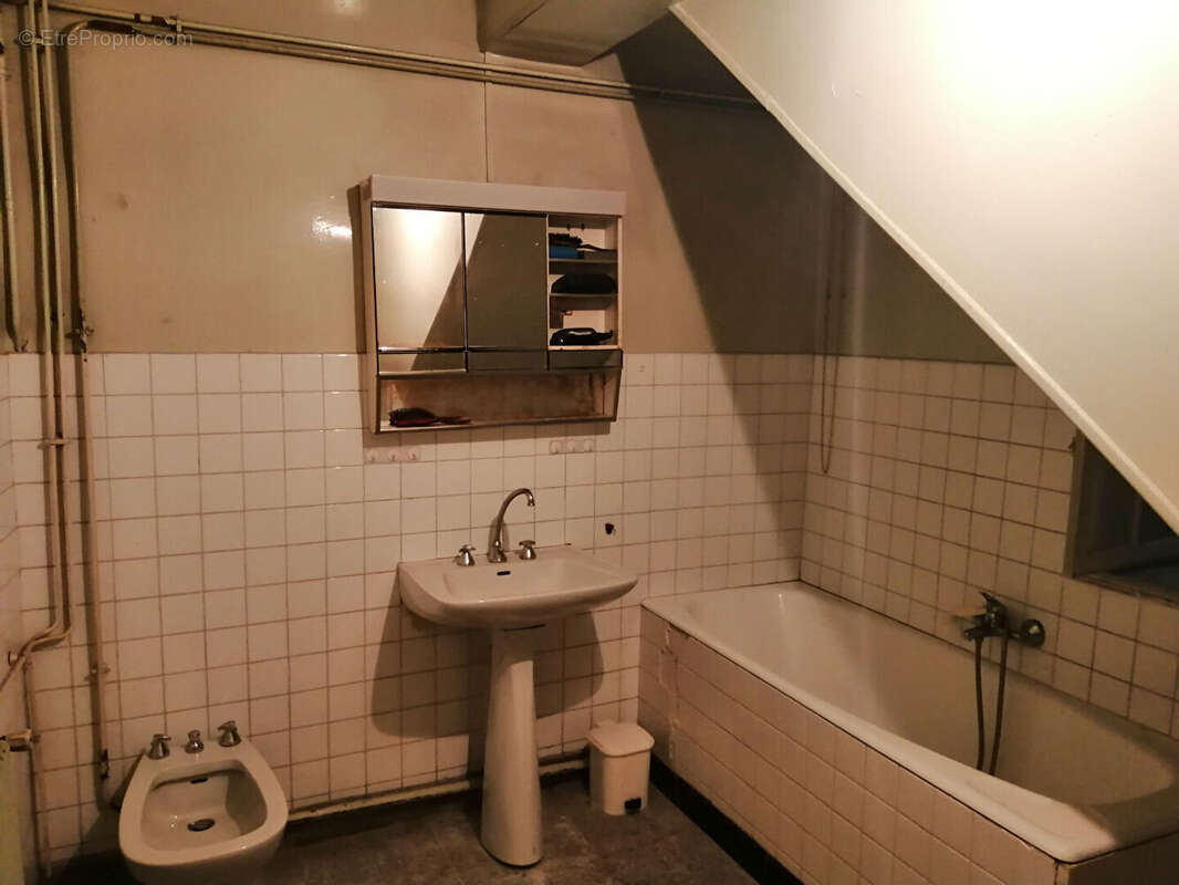 Maison de village à rénover de 128 m² hab. (Quatre chambres) - photo 12