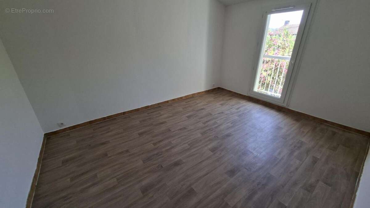 Maison à VALREAS