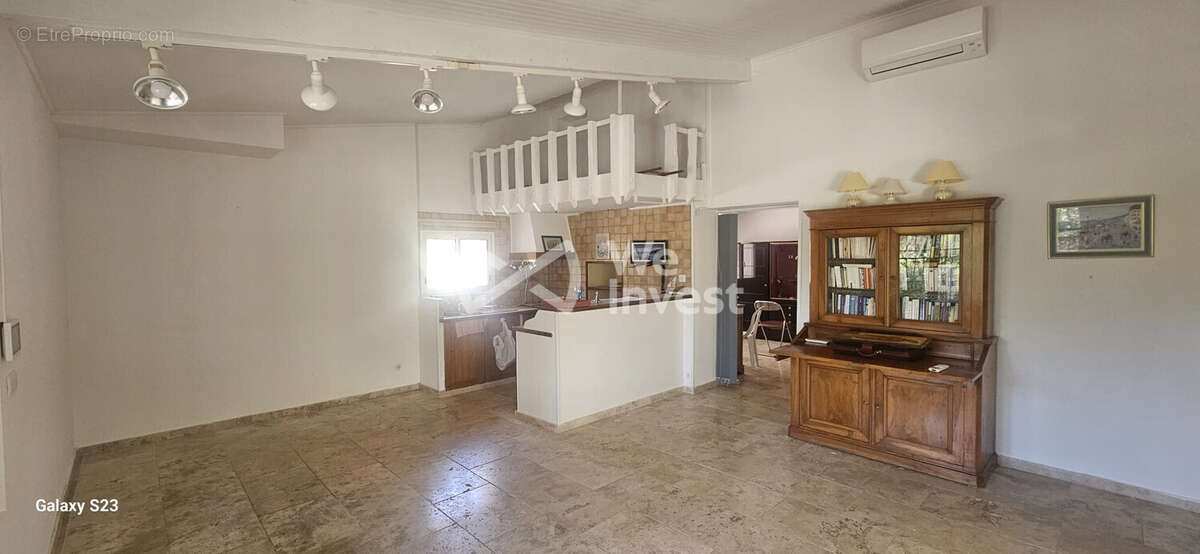 Maison 105 m² à Saint-Maximin-La-Sainte-Baume  - photo 6