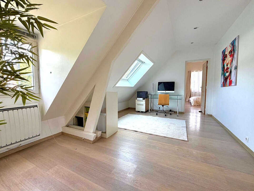 Maison spacieuse dans le coeur de Condé Ste Libiaire - photo 7