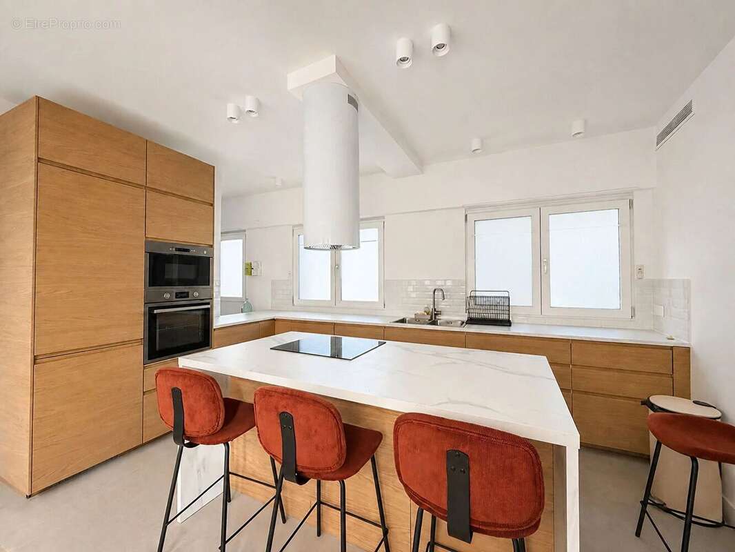 COLOMBES Les Vallées , maison de 112 m² hab +  terrasse de 35 m² et patio central - photo 3
