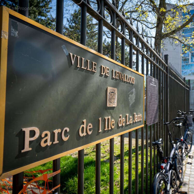 Appartement à LEVALLOIS-PERRET