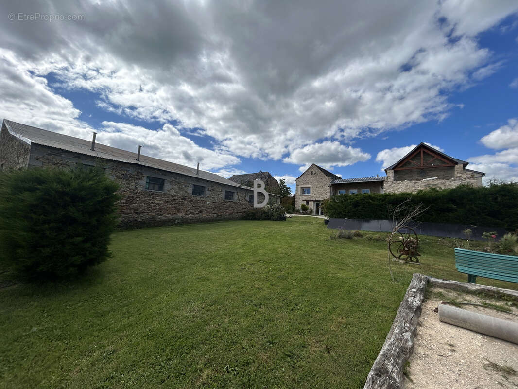 Maison à PRADINAS