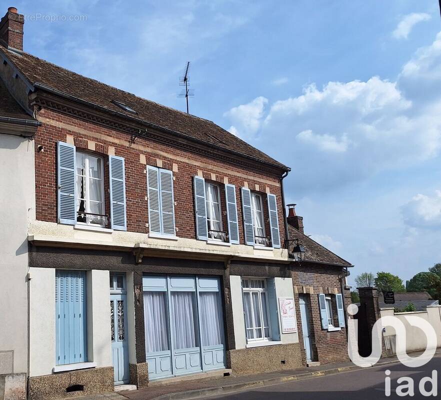 Photo 1 - Maison à MENILLES