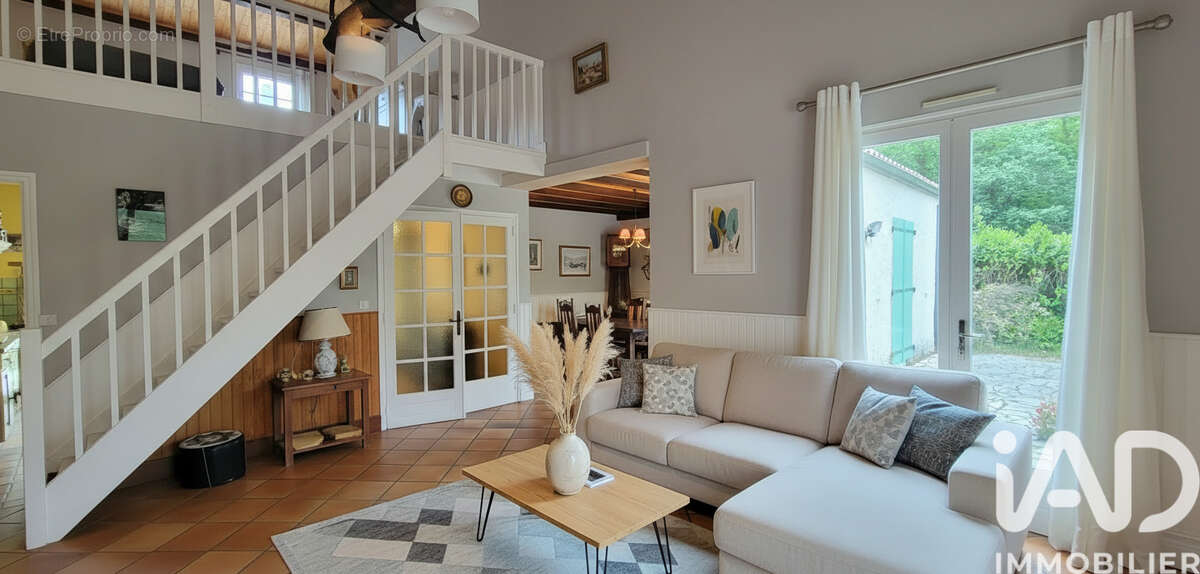 Photo 2 - Maison à VOEUIL-ET-GIGET