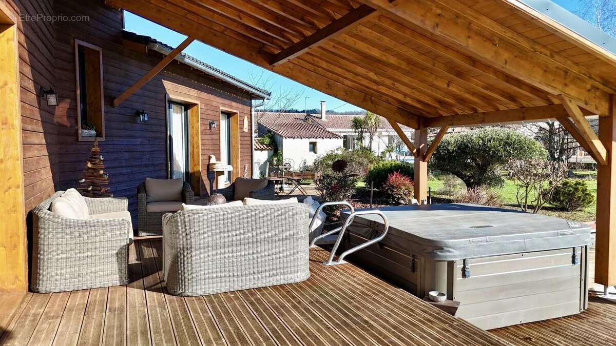 Maison à LORP-SENTARAILLE