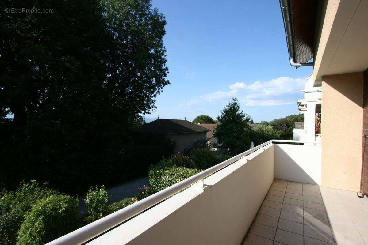 Appartement à PRINGY