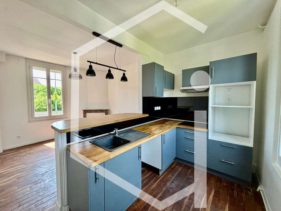 Maison à COSNE-COURS-SUR-LOIRE