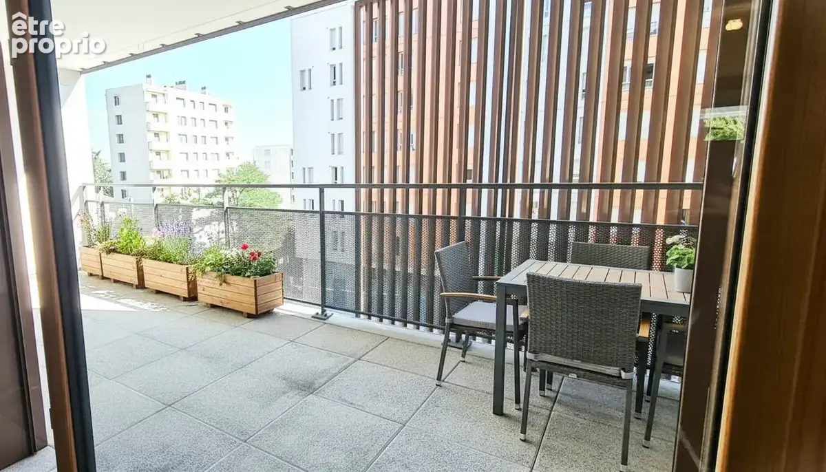 Lyon 8 mermoz - t3 moderne- 3ème étage -65 m2 environ avec garage - photo 1