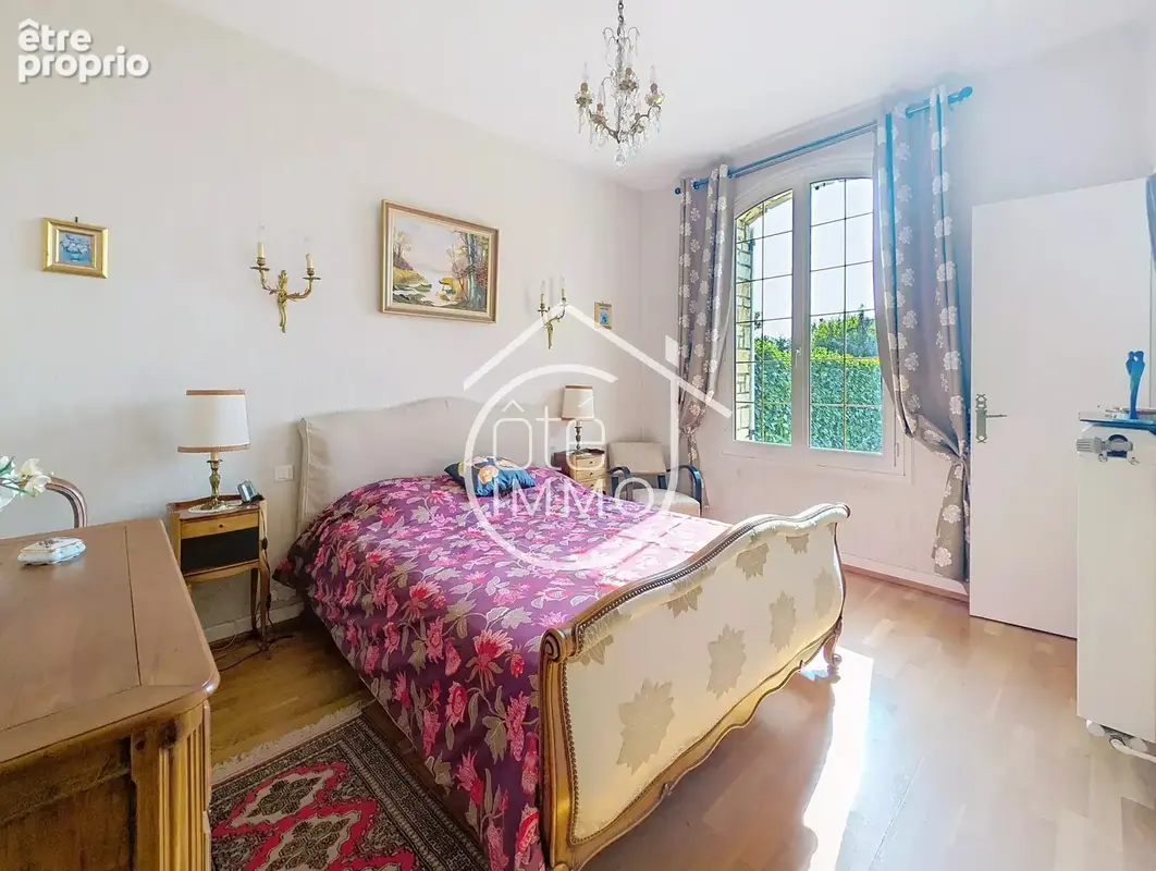 BERGERAC : Maison familiale de 204m² au cœur d'un parc arboré avec étang clos - photo 6