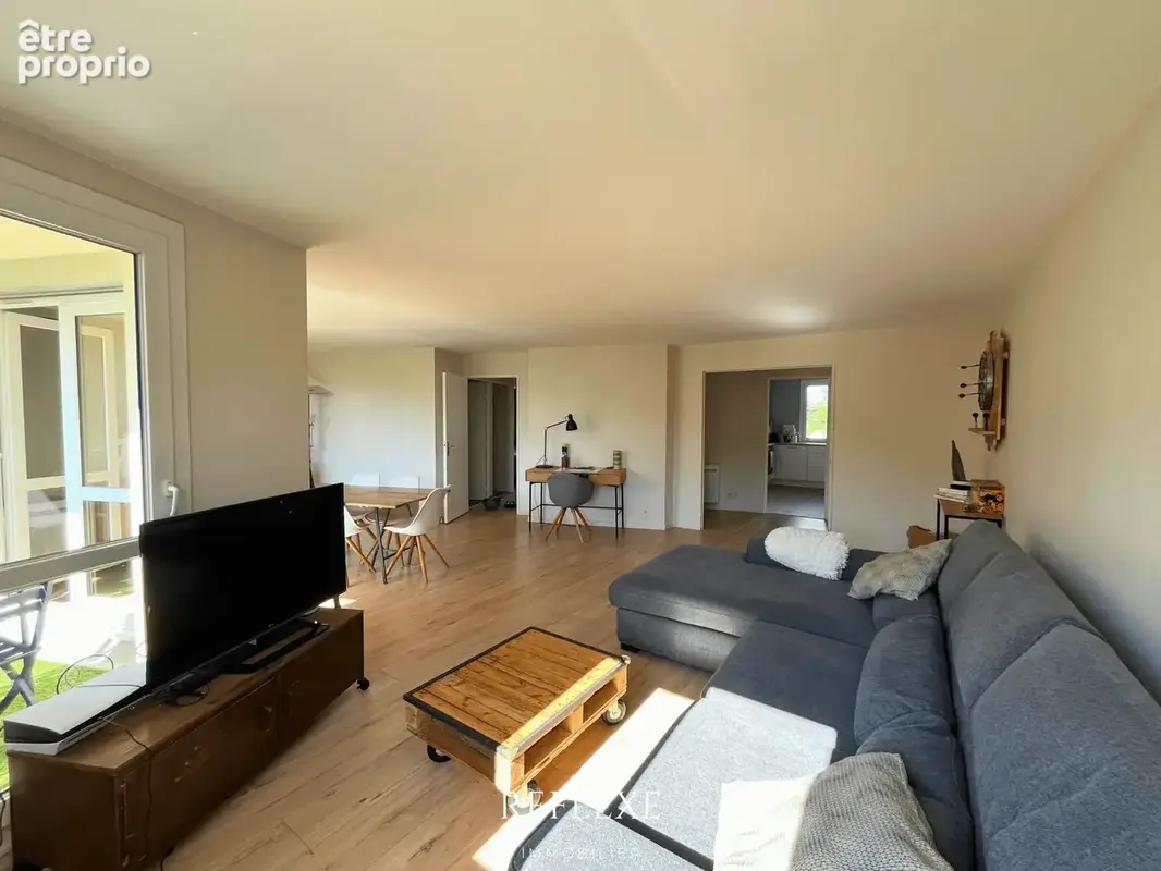 Appartement T4 rénové 80 m2 avec cave et garage - Résidence prisée Le Colysée - Besançon - photo 5