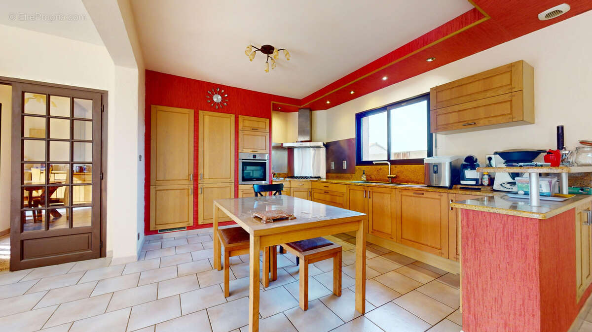 Maison à LA TOUR-DU-CRIEU