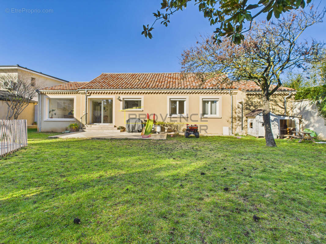 Maison à MONTELIMAR