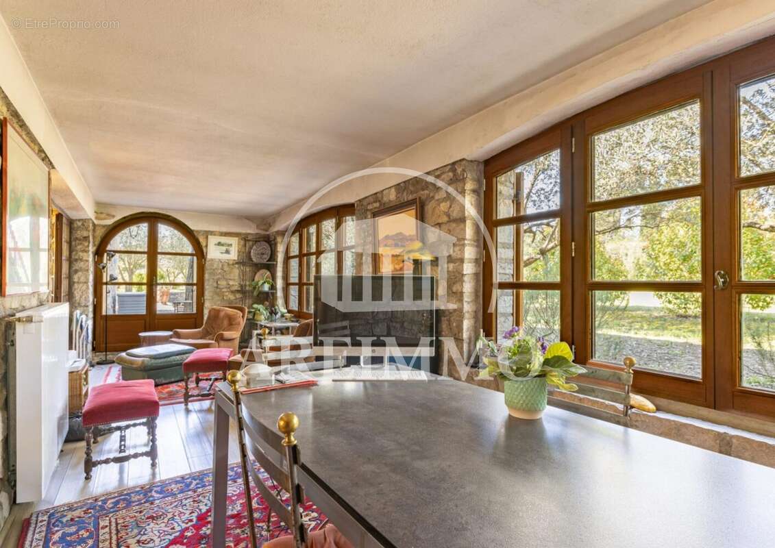 Maison 210 m² à Saint-Hippolyte-Du-Fort  - photo 7