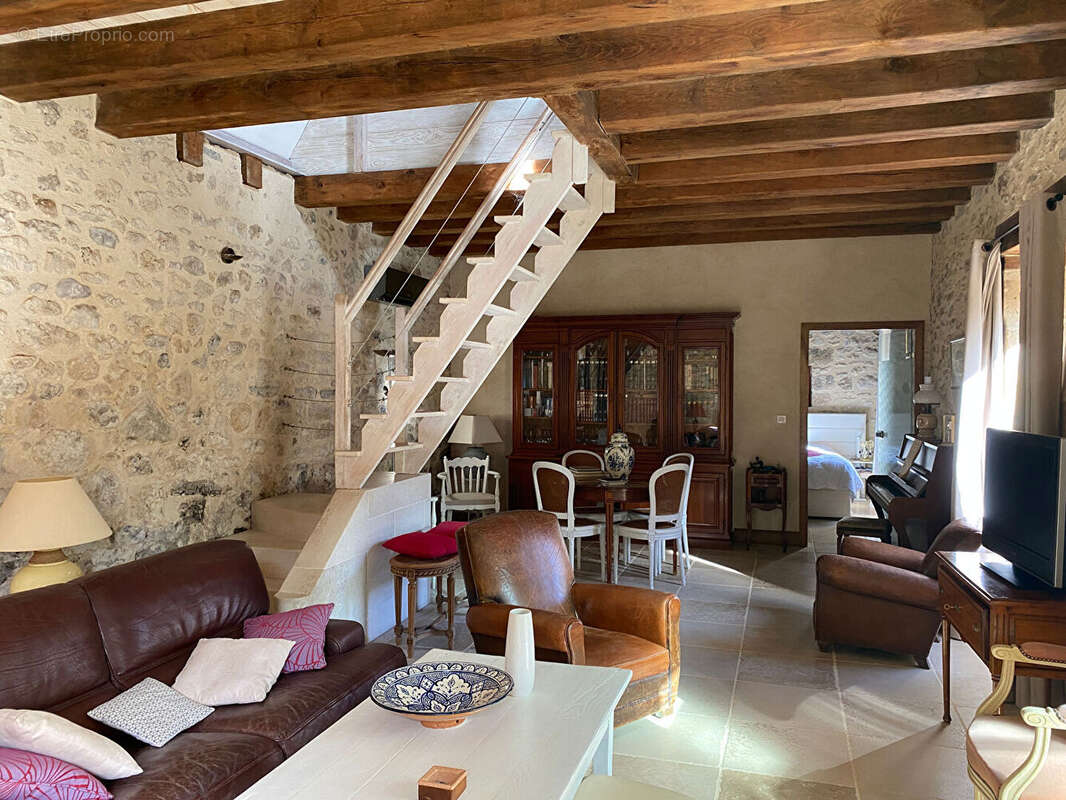 Maison à ROUFFIGNAC-SAINT-CERNIN-DE-REILHAC