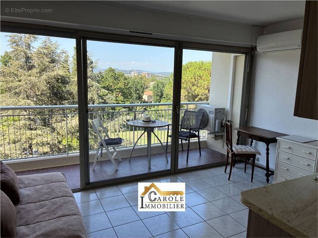 Appartement à MANDELIEU-LA-NAPOULE
