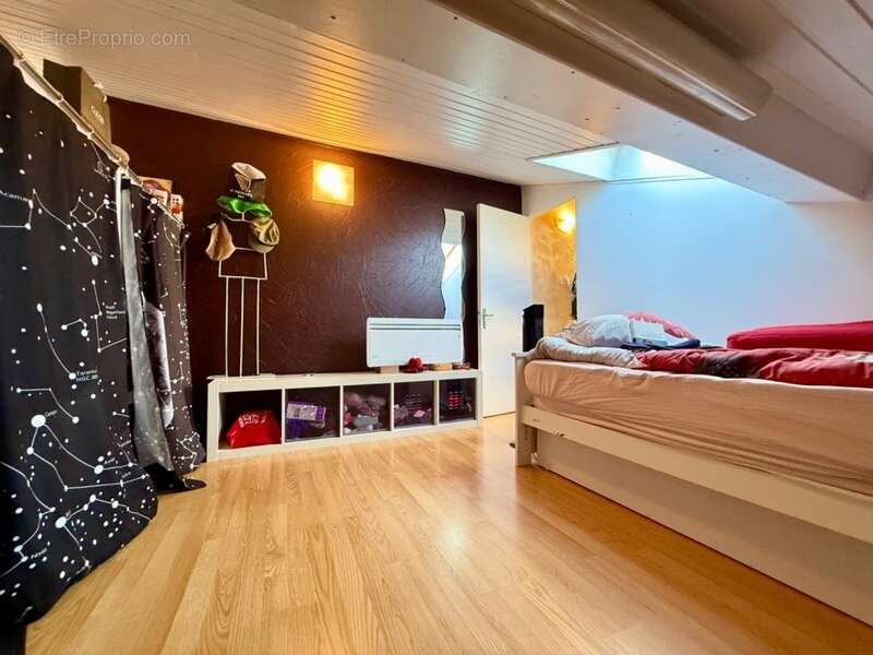 Appartement à LE CHAMBON-FEUGEROLLES