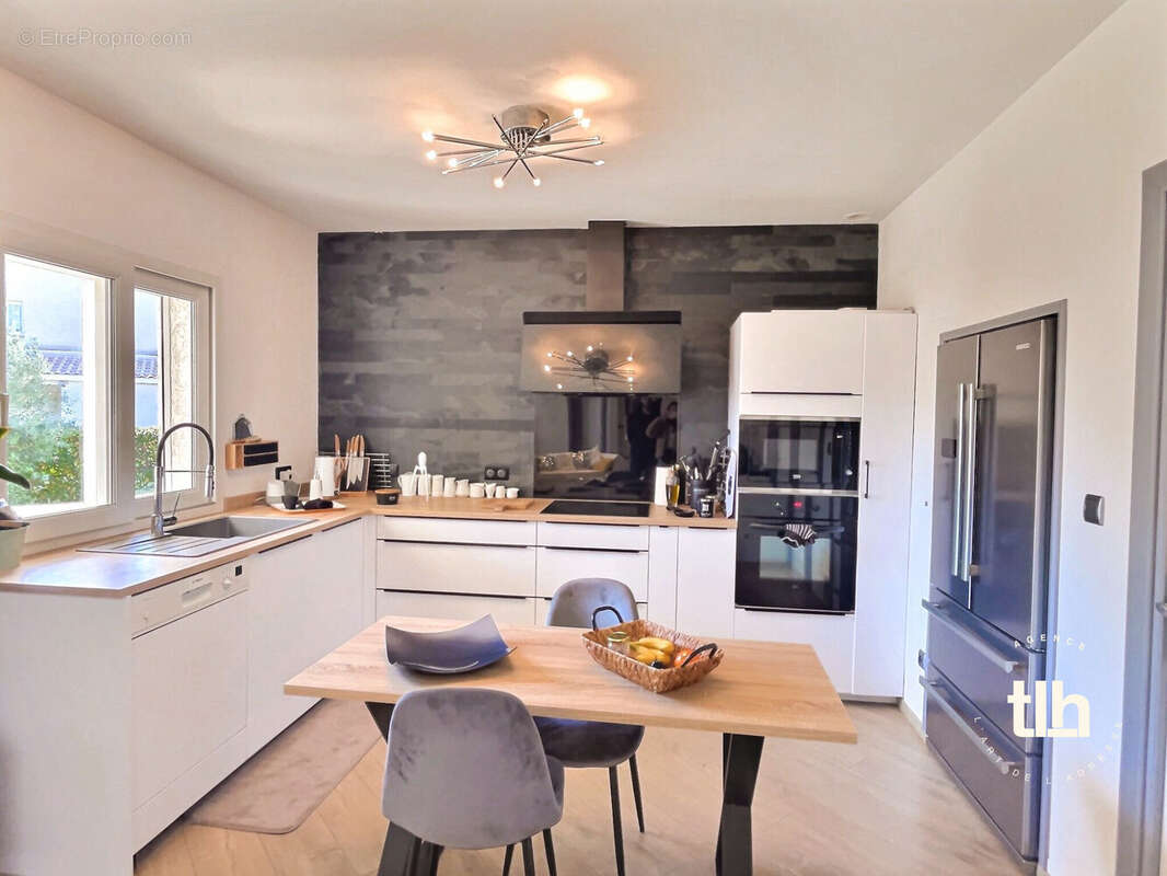 Maison 163 m² à Baillargues  - photo 2
