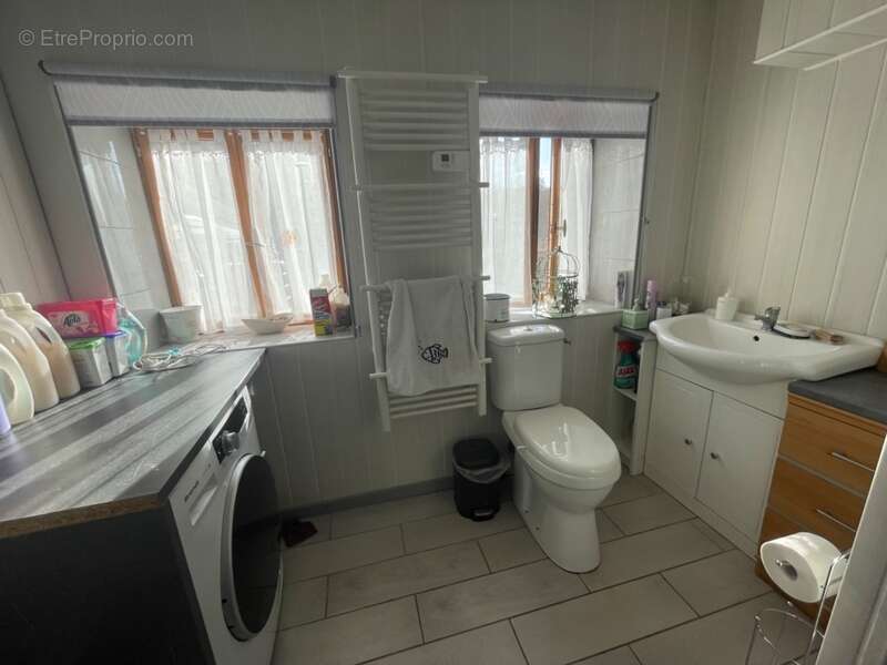 Maison à LA CELLE-DUNOISE