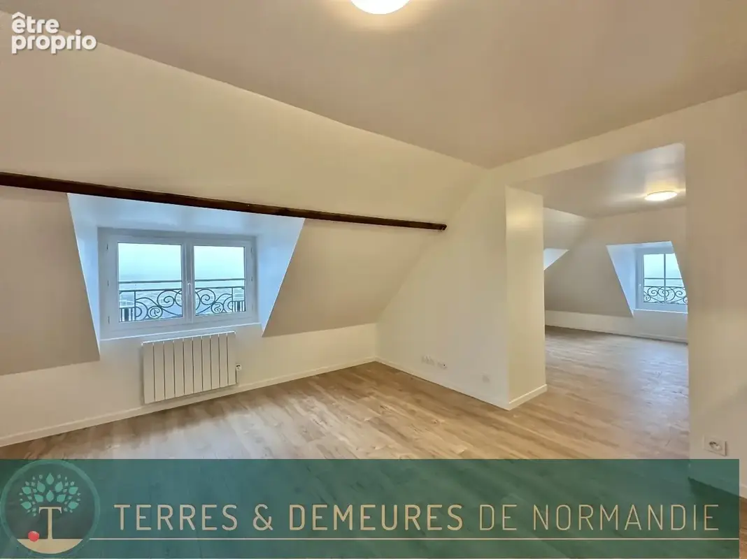 Dernier étage, vue dégagée : Studio cosy de 26,80m² à Dieppe, 76. - photo 3