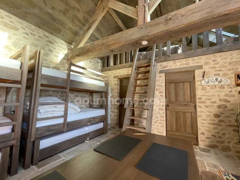 Maison à MAILHAC-SUR-BENAIZE