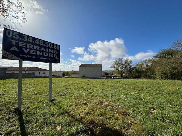 Terrain à VILLEFRANCHE-DE-LAURAGAIS
