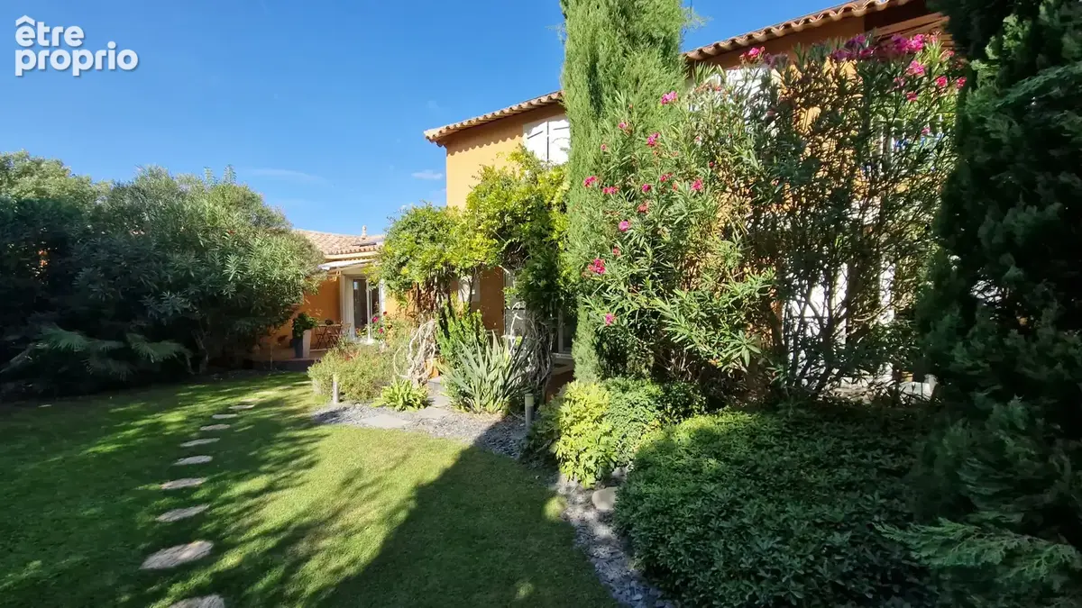 Exclusivite: vente d'une maison architecte 5 p - 4 ch avec terrasse et piscine a brignoles - photo 4