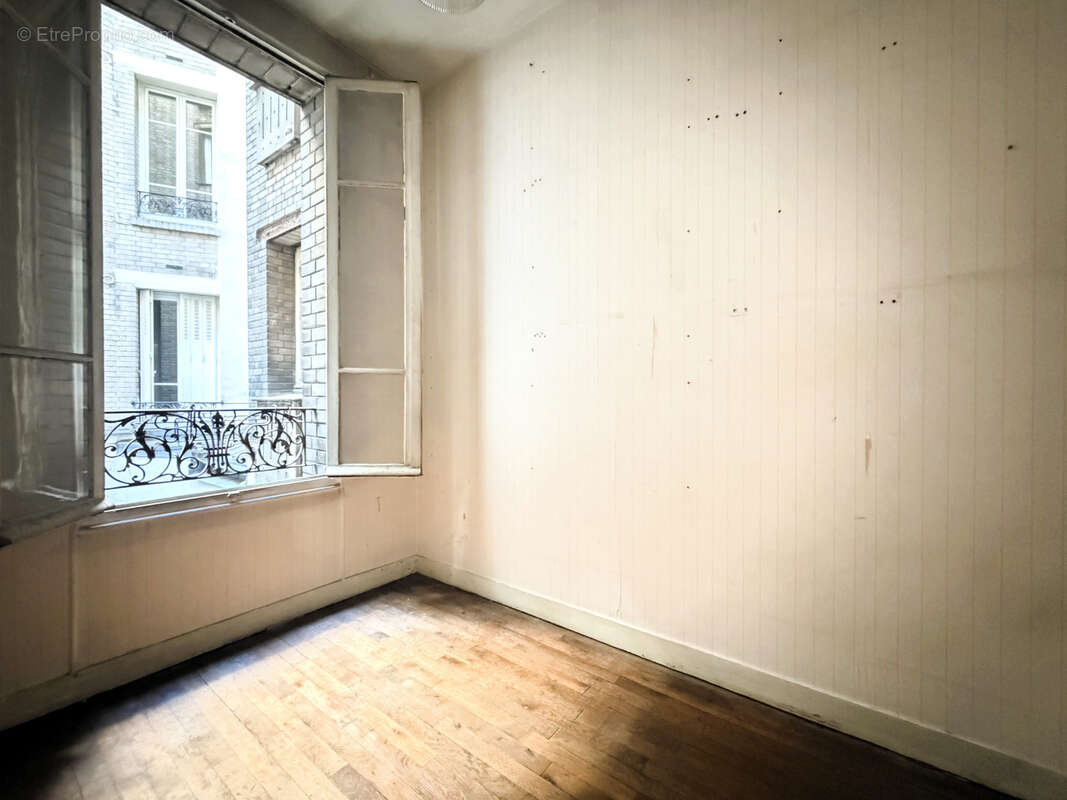 Place de la Nation - Appartement Haussmannien - photo 7