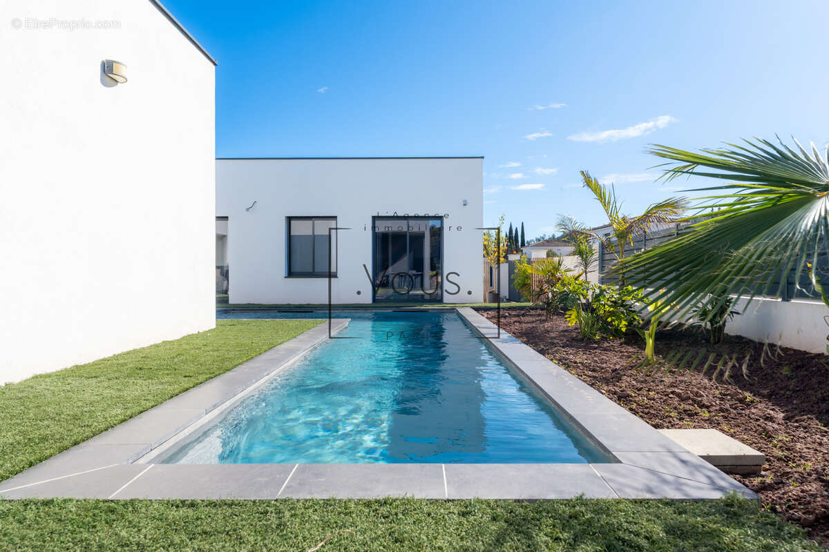Maison à ROQUEBRUNE-SUR-ARGENS