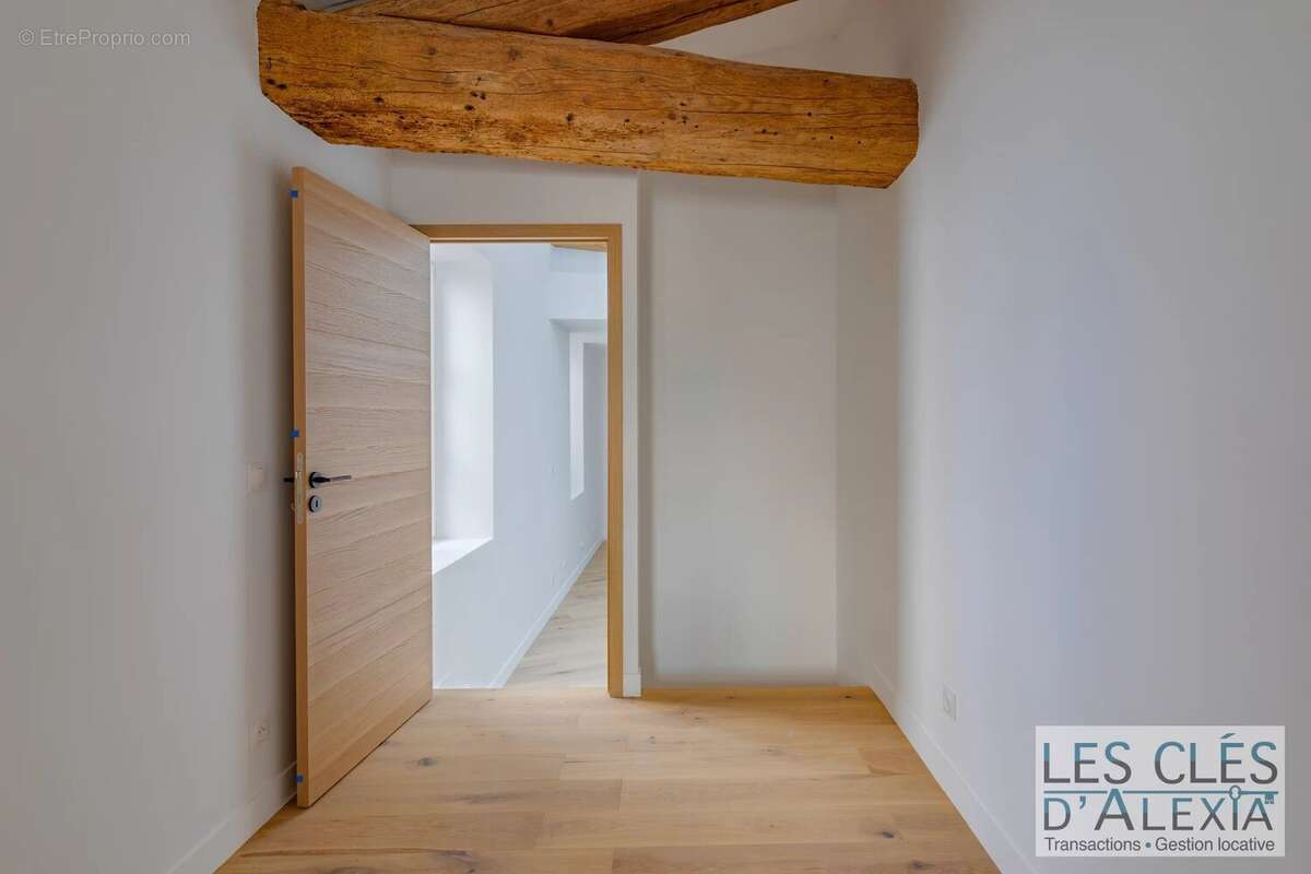 Appartement à SAINT-GENIS-LAVAL