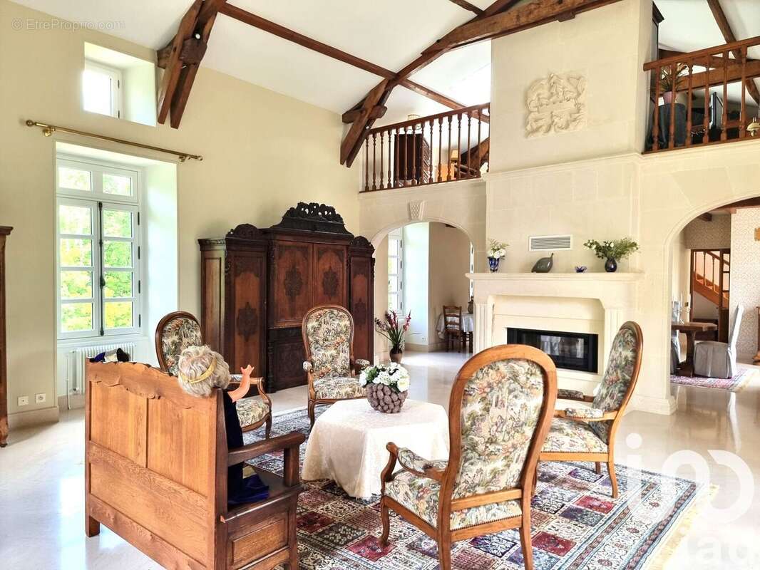 Maison 410 m² à Bourg-Charente  - photo 5