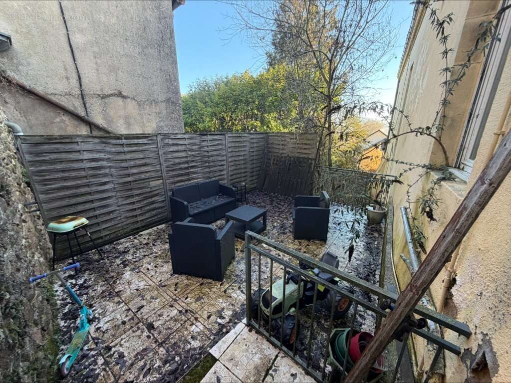 Appartement à SAINT-SERNIN-DU-BOIS