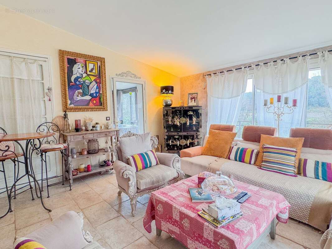 Maison à ENTRECASTEAUX