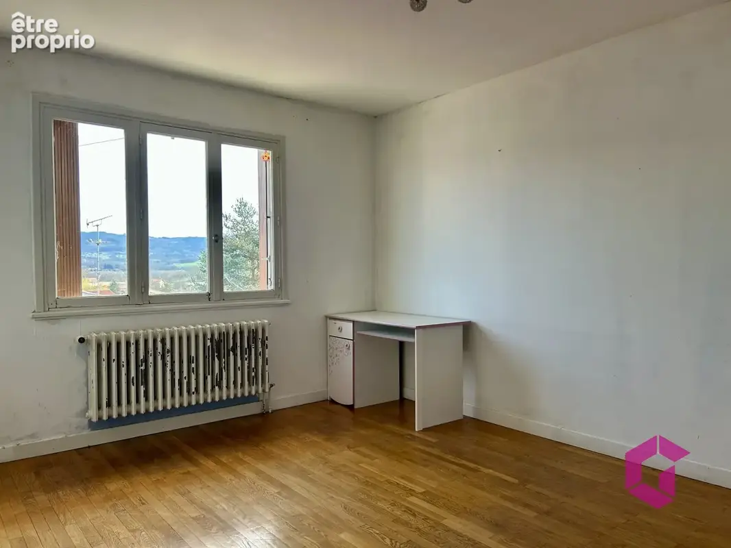 Maison Individuelle à Rénover avec Grand Jardin - Un Potentiel à Saisir ! - photo 9