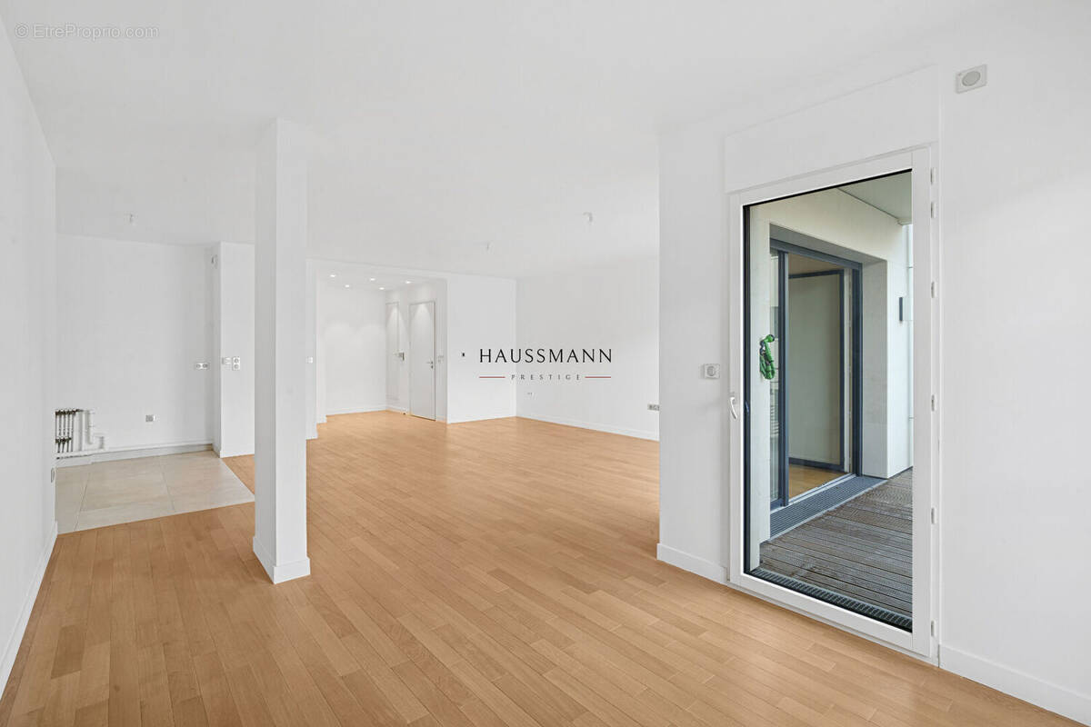 Appartement à NEUILLY-SUR-SEINE