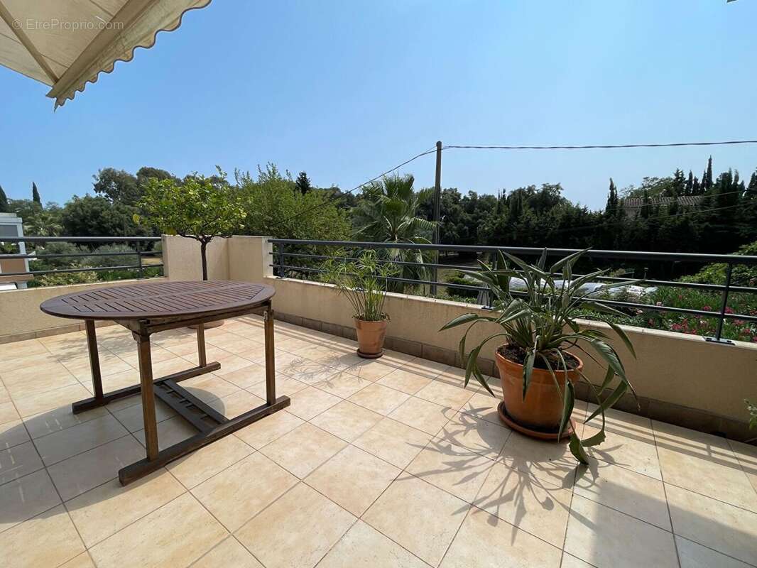 Appartement à MANDELIEU-LA-NAPOULE