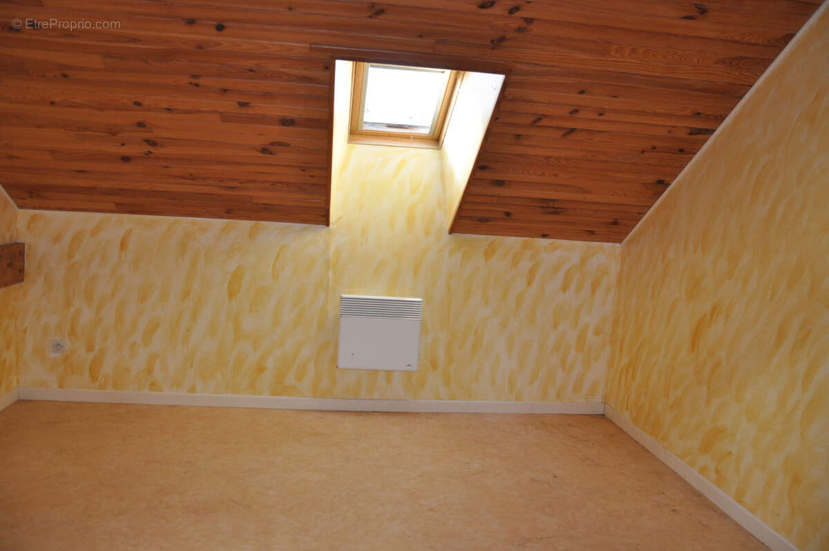 Jolie longère à la campagne, avec 6 chambres et 5610 m2 de terrain - photo 17
