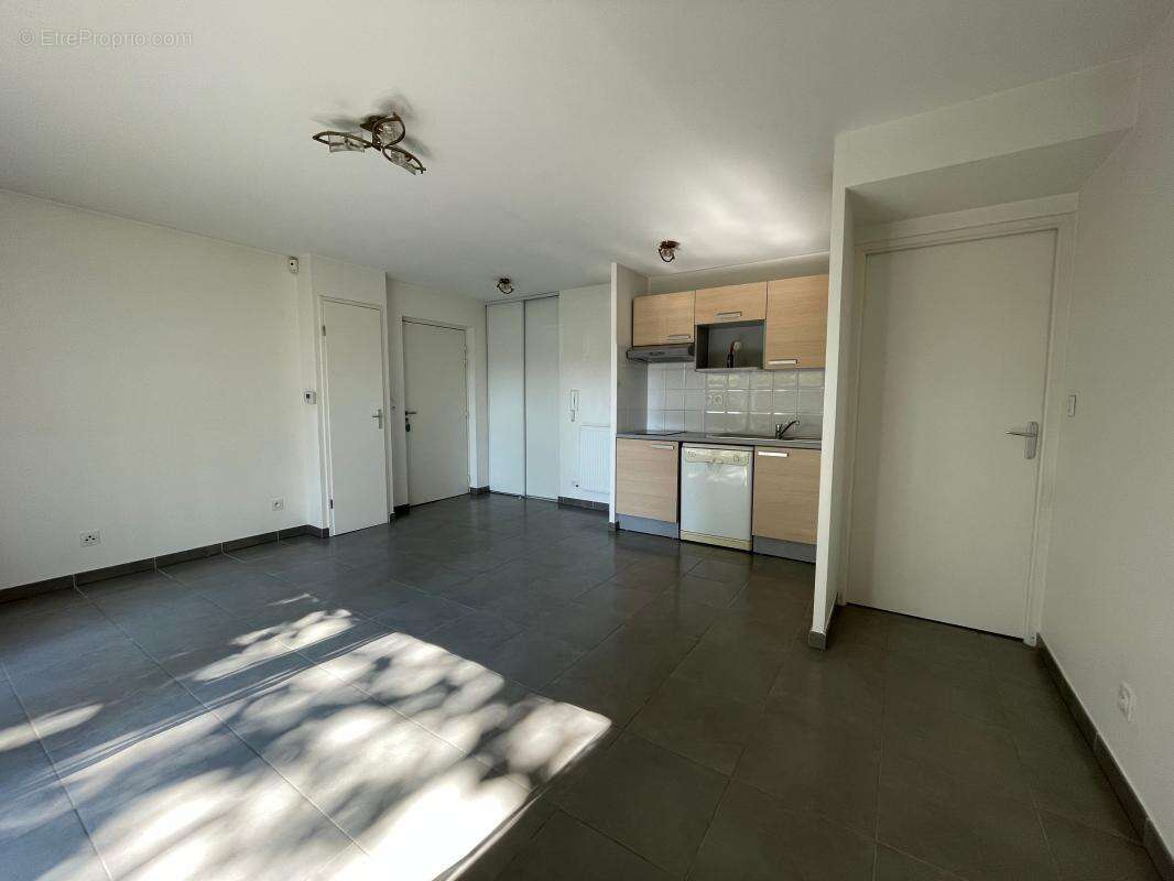 Appartement à MEYZIEU