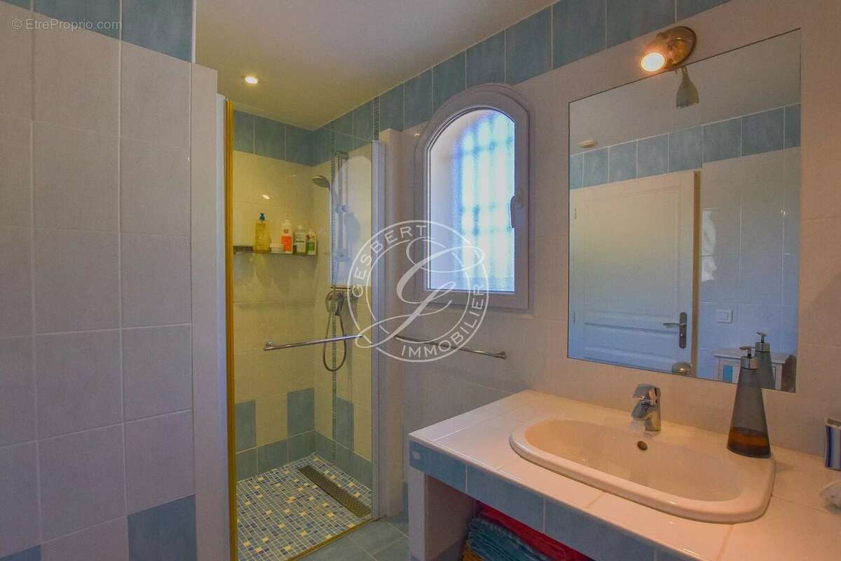 A VENDRE - FLAYOSC très belle villa avec vue dominante et piscine - photo 24