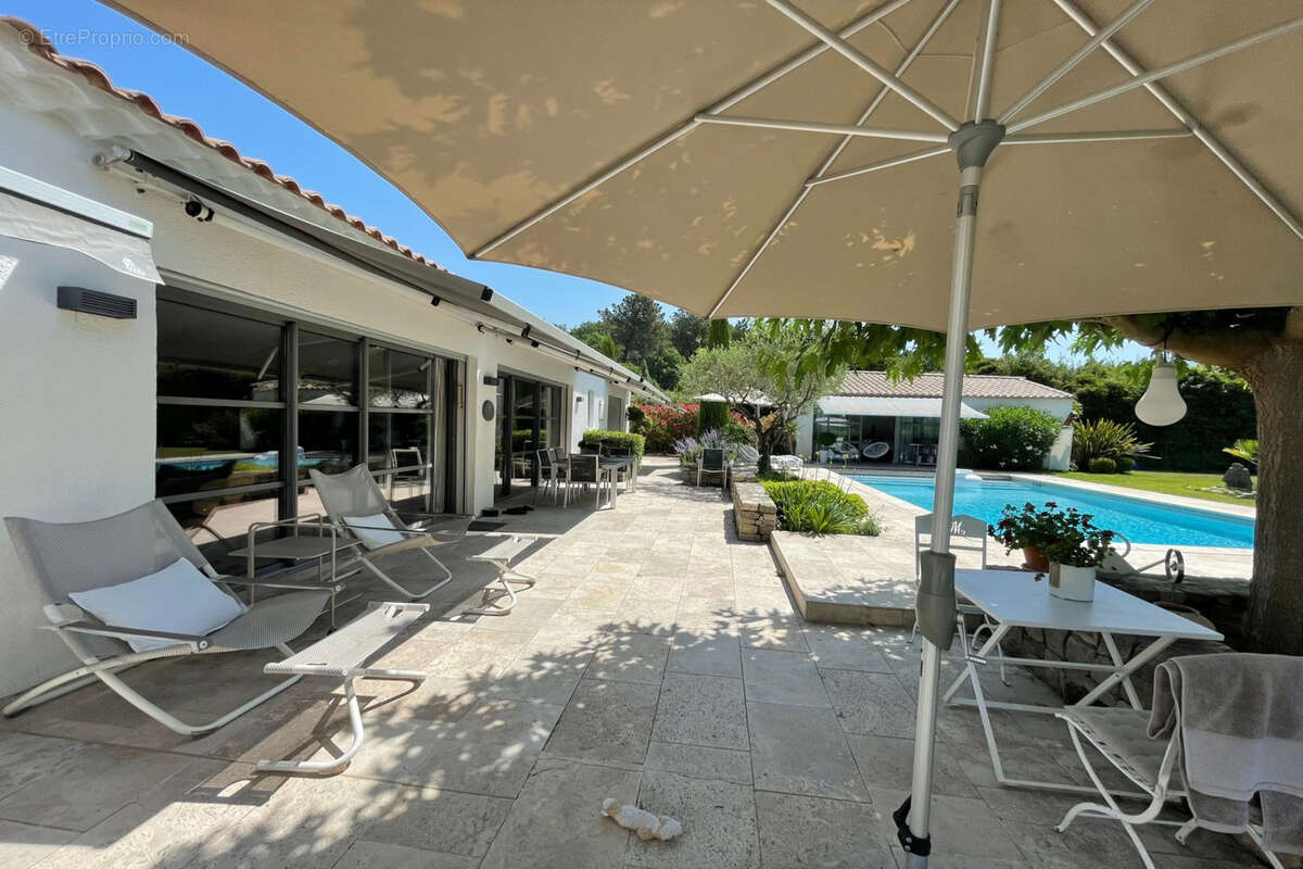 Maison à SAINT-QUENTIN-LA-POTERIE