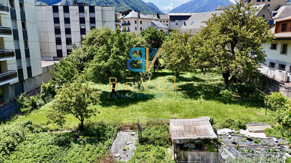 Terrain à SAINT-JEAN-DE-MAURIENNE