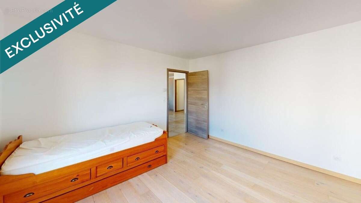 Appartement 91 m² à La Roche-Sur-Foron  - photo 8
